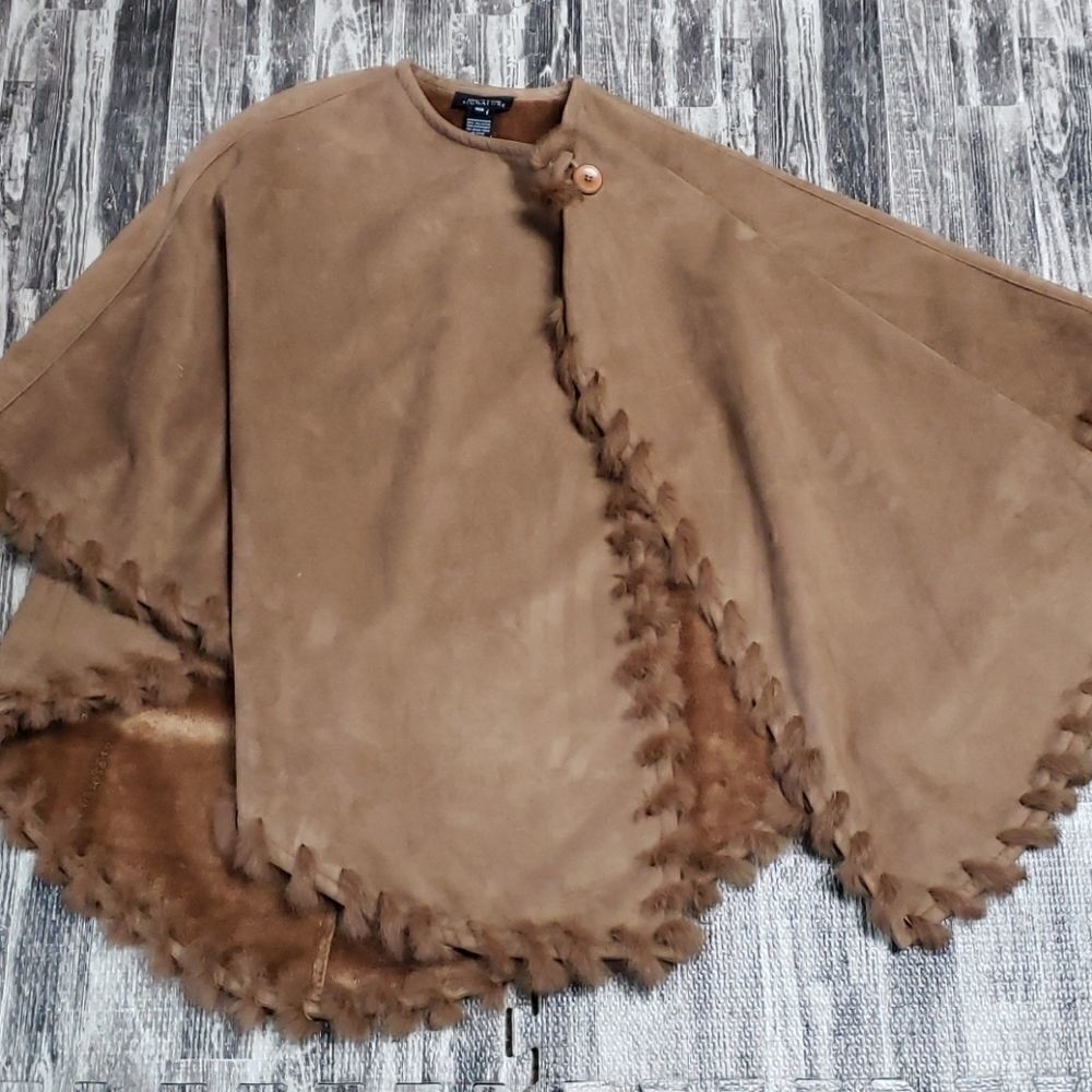 JONES NEW YORK SIGNATURE BROWN RABBIT FUR TRIMMED FAUX SUEDE CAPE, ONE SIZE